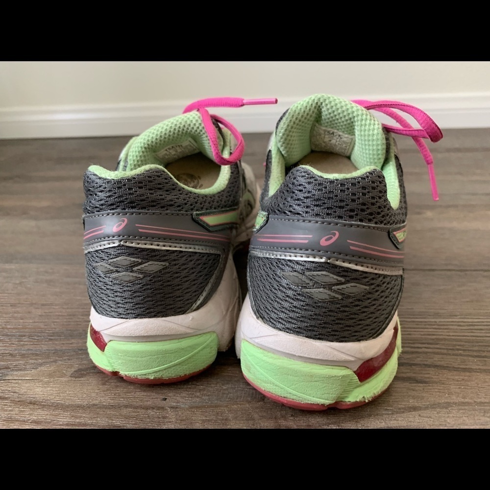 ASICS shoes - Picture 4 of 8